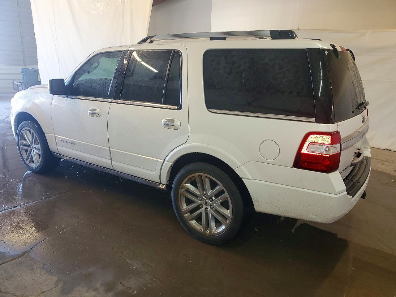2017 Ford Expedition Platinum - zdjęcie 2