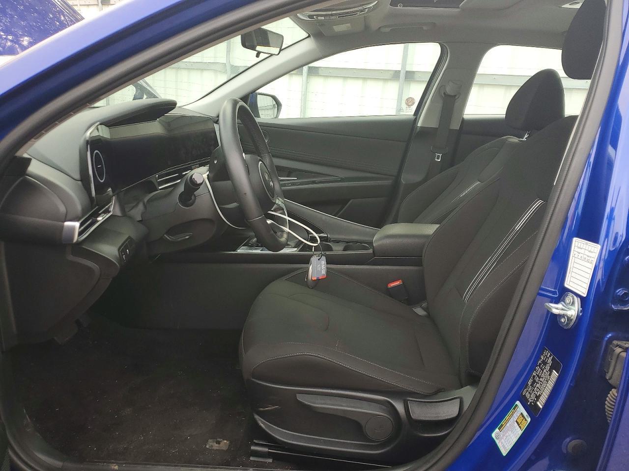 2025 Hyundai Elantra Sel Convenience - zdjęcie 7