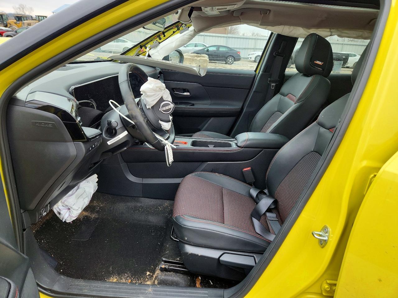 2025 Nissan Kicks Sr - zdjęcie 7