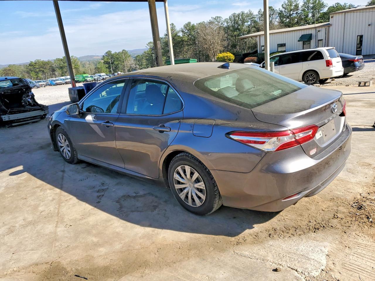 2019 Toyota Camry Hybrid Le - zdjęcie 2