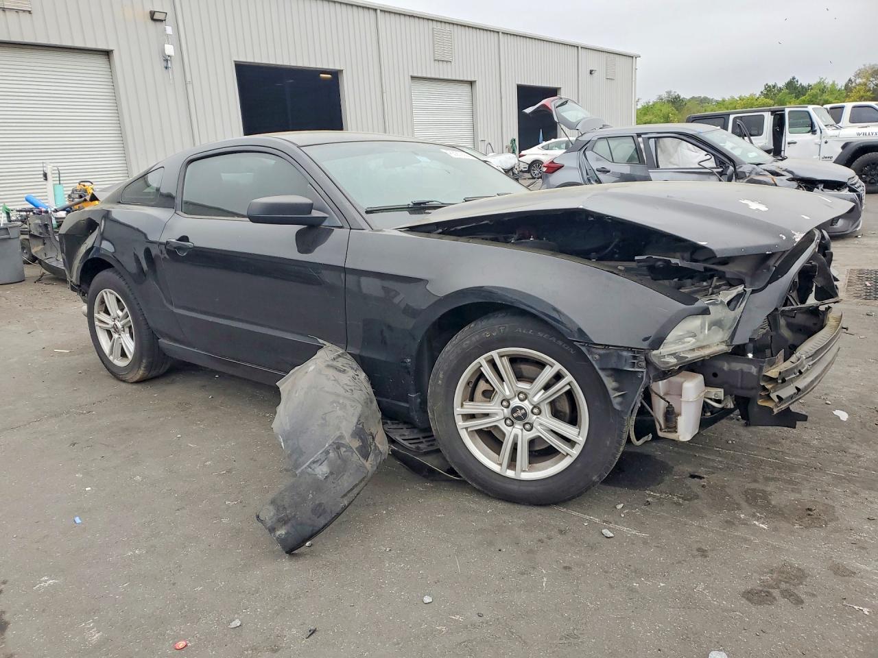 Ford Mustang - zdjęcie 4