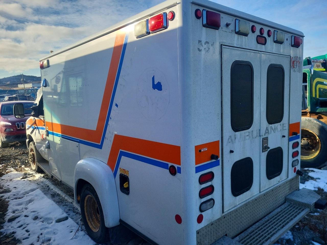 2016 Ford E-350 Ambulance - zdjęcie 2