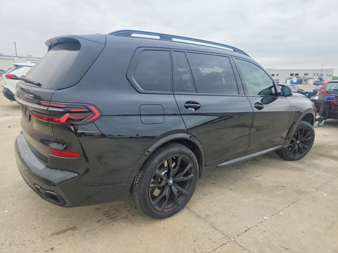 2025 BMW X7 M60I - zdjęcie 3