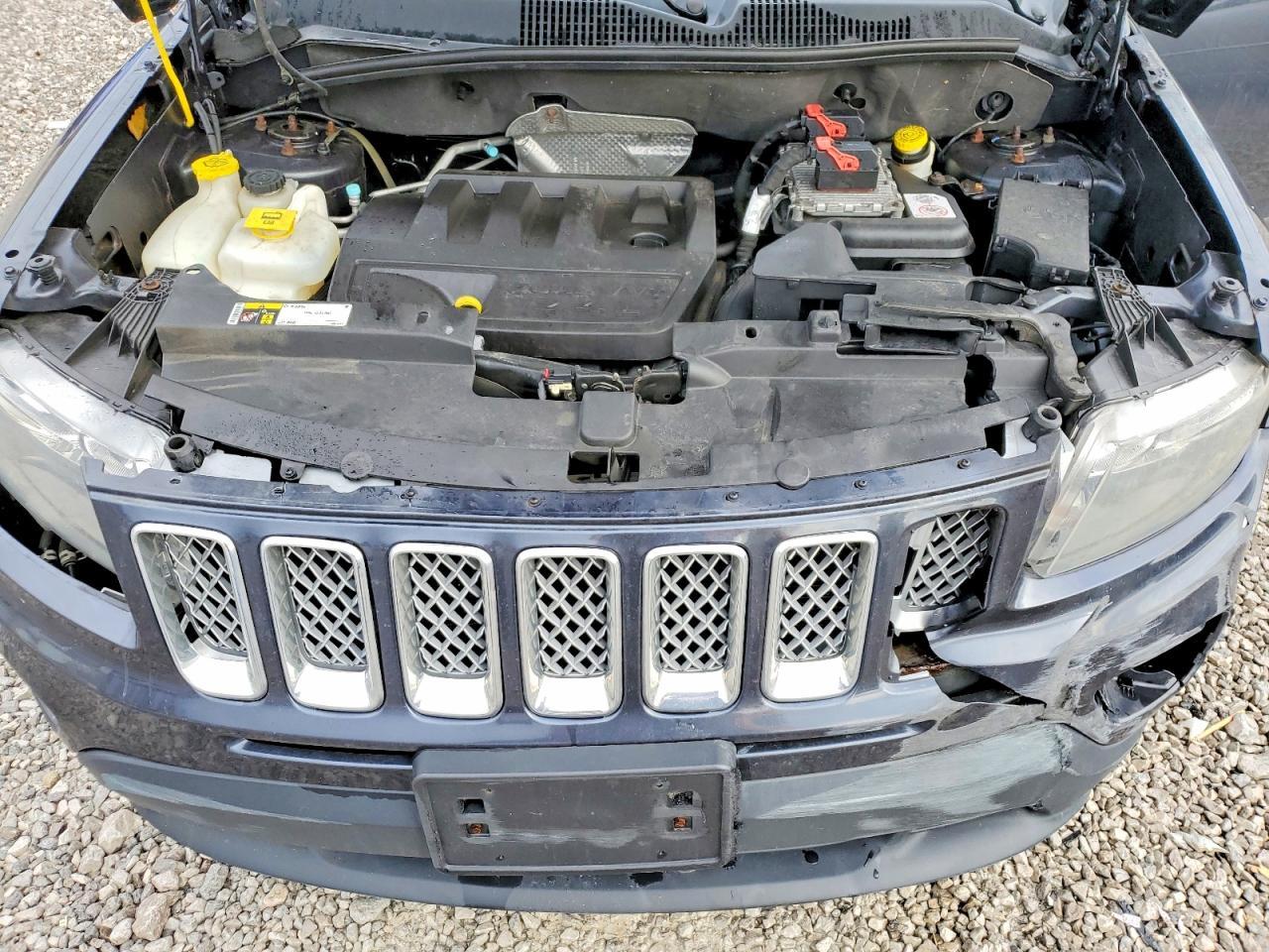 2016 Jeep Compass Latitude - zdjęcie 12