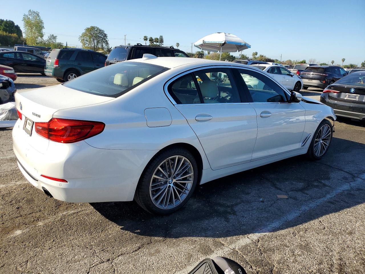 2019 BMW 530 I - zdjęcie 3