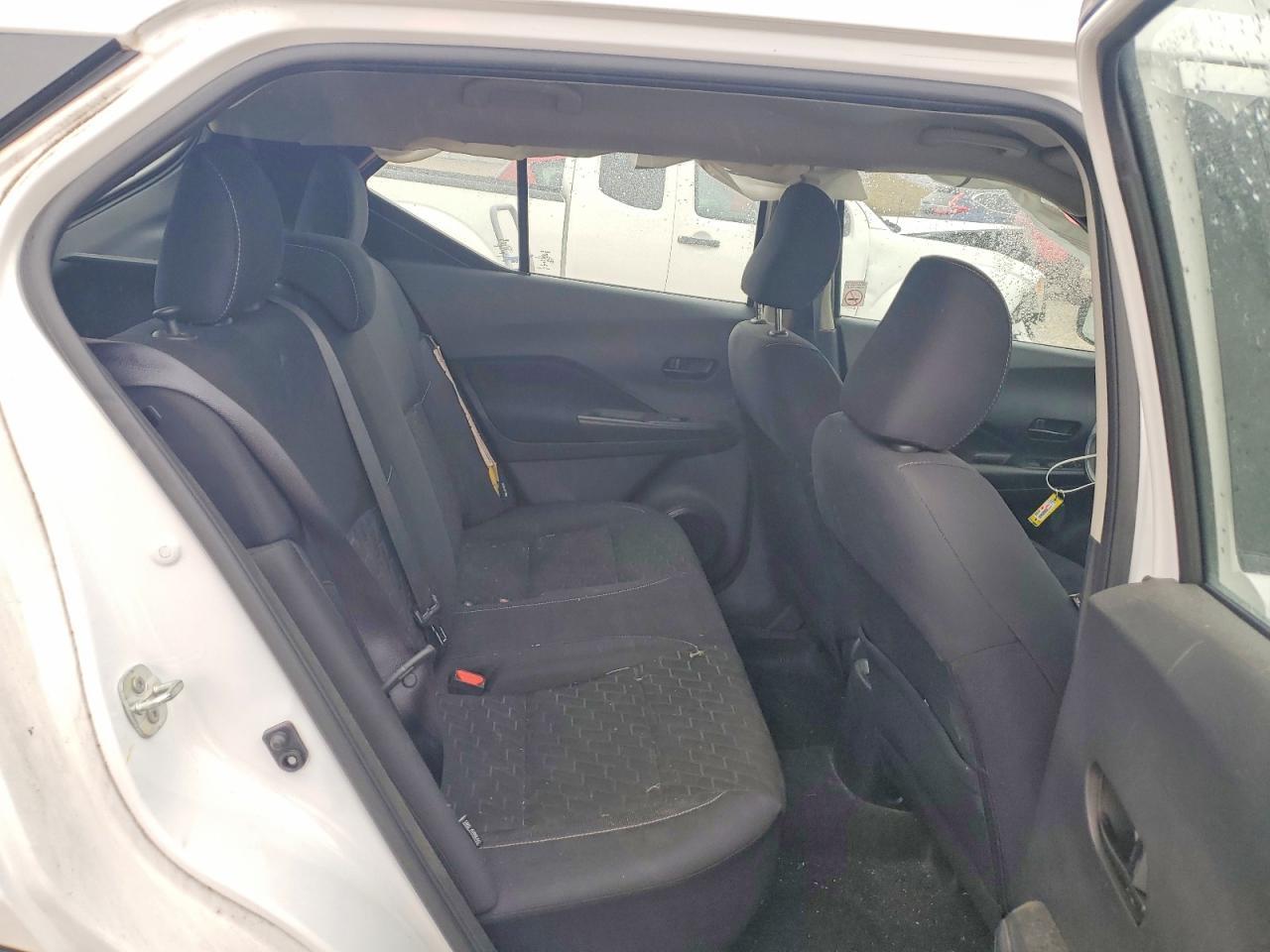 2022 Nissan Kicks S - zdjęcie 10