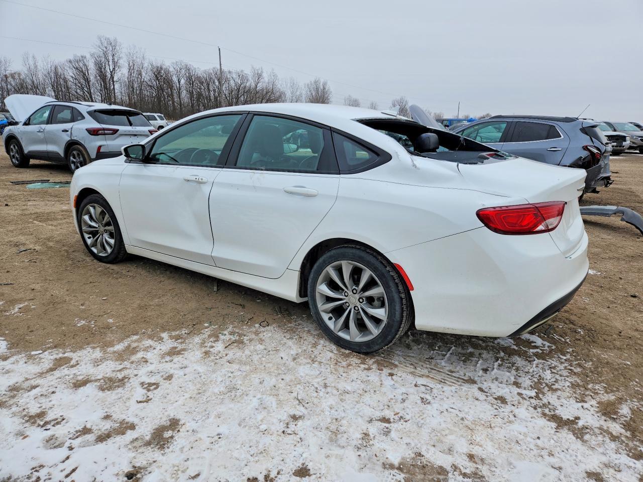 2016 Chrysler 200 S - zdjęcie 2