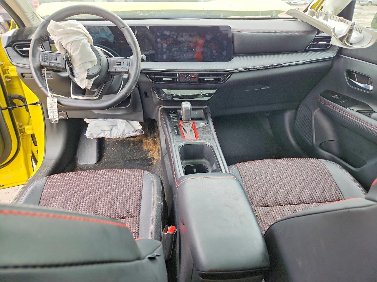 2025 Nissan Kicks Sr - zdjęcie 8