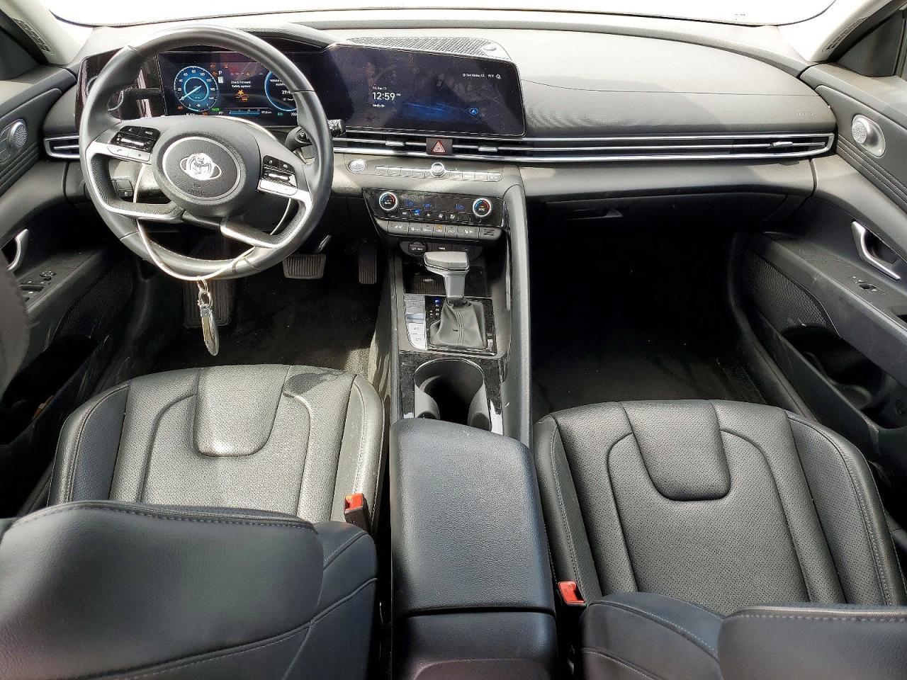 2025 Hyundai Elantra Hybrid Limited - zdjęcie 8