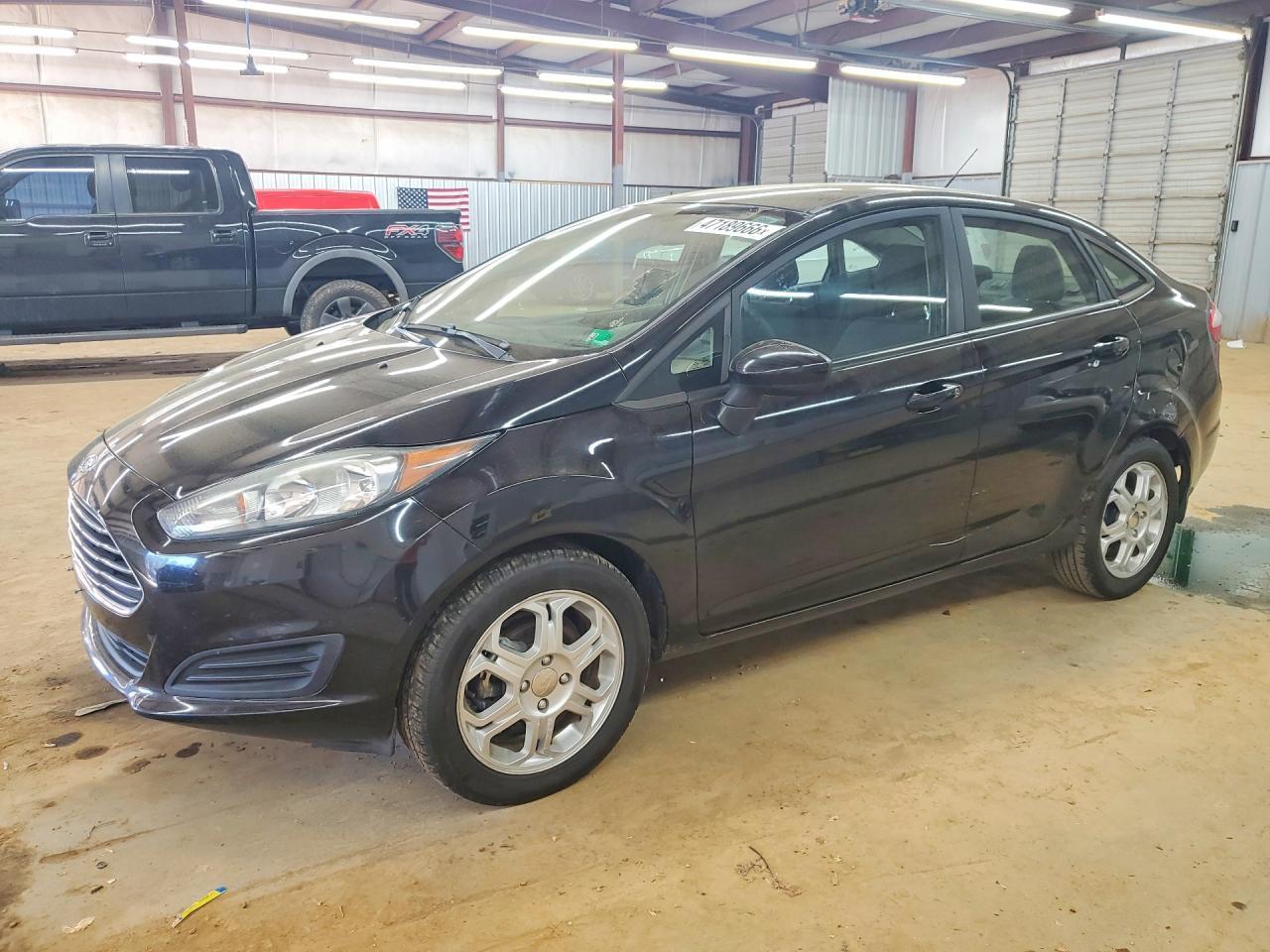 2019 Ford Fiesta S - zdjęcie główne