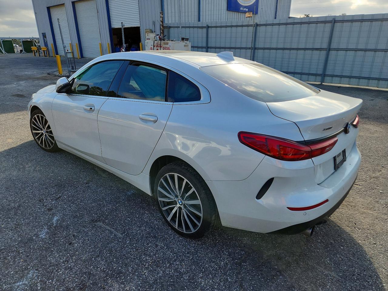 2021 BMW 228Xi - zdjęcie 2