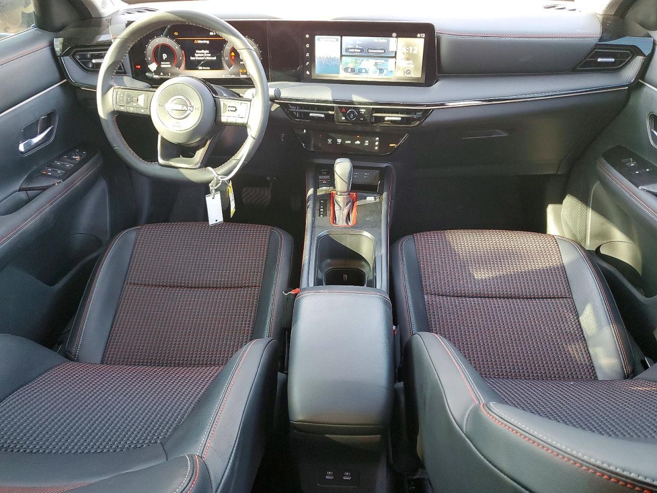 2025 Nissan Kicks Sr - zdjęcie 8