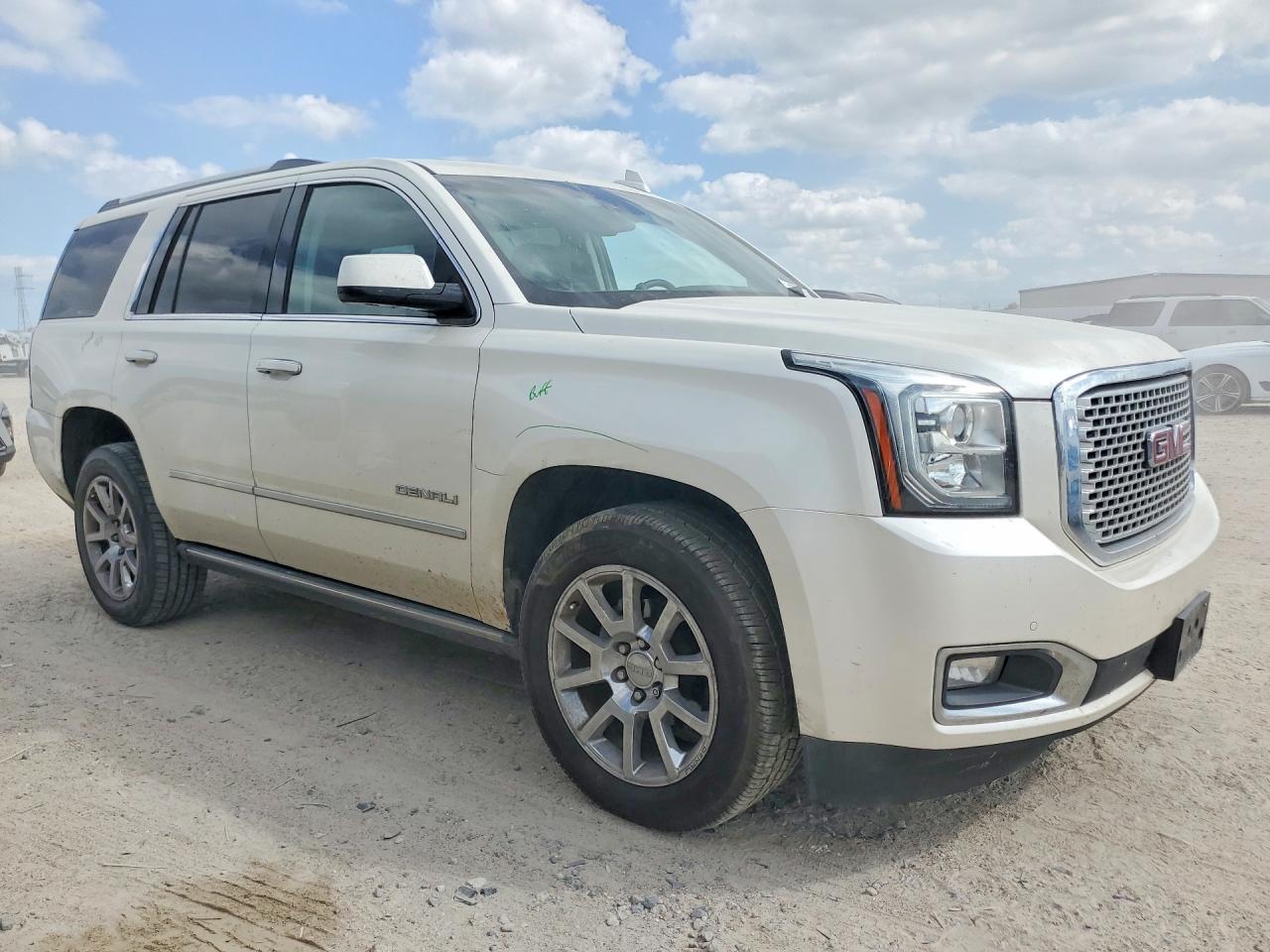2015 GMC Yukon Denali - zdjęcie 4