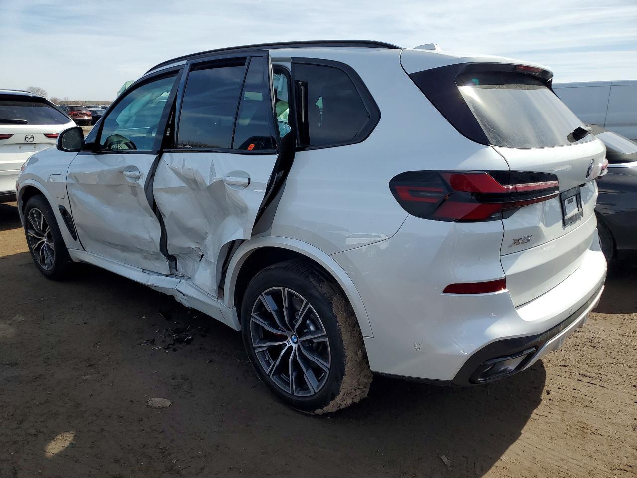 2026 BMW X5 xDrive50E - zdjęcie 2