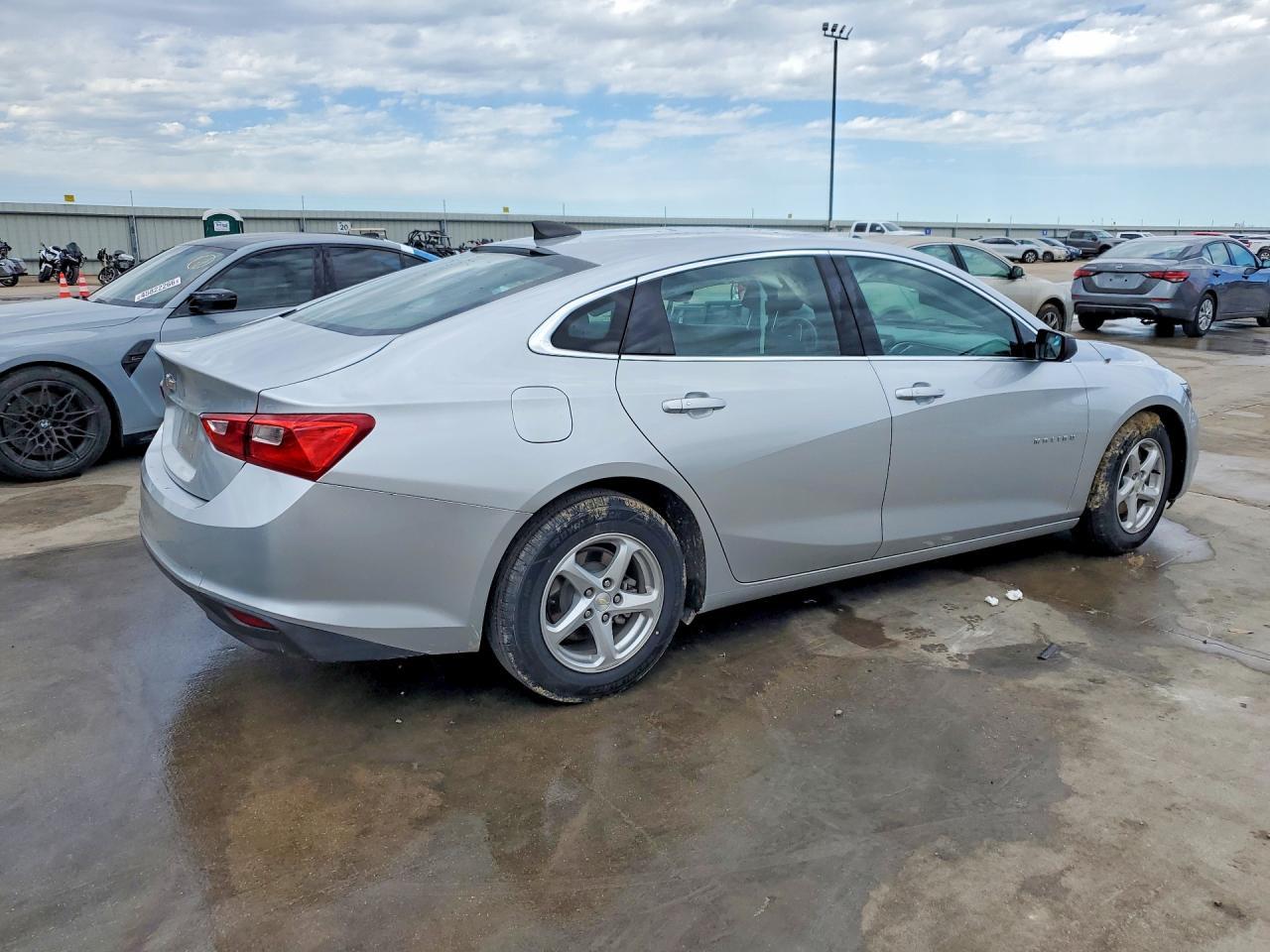 2018 Chevrolet Malibu Ls - zdjęcie 3
