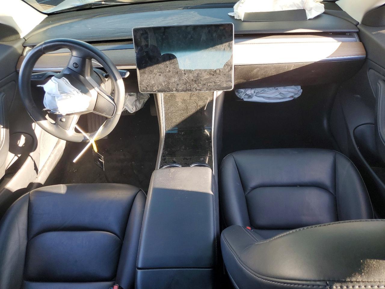 2019 Tesla Model 3 - zdjęcie 8