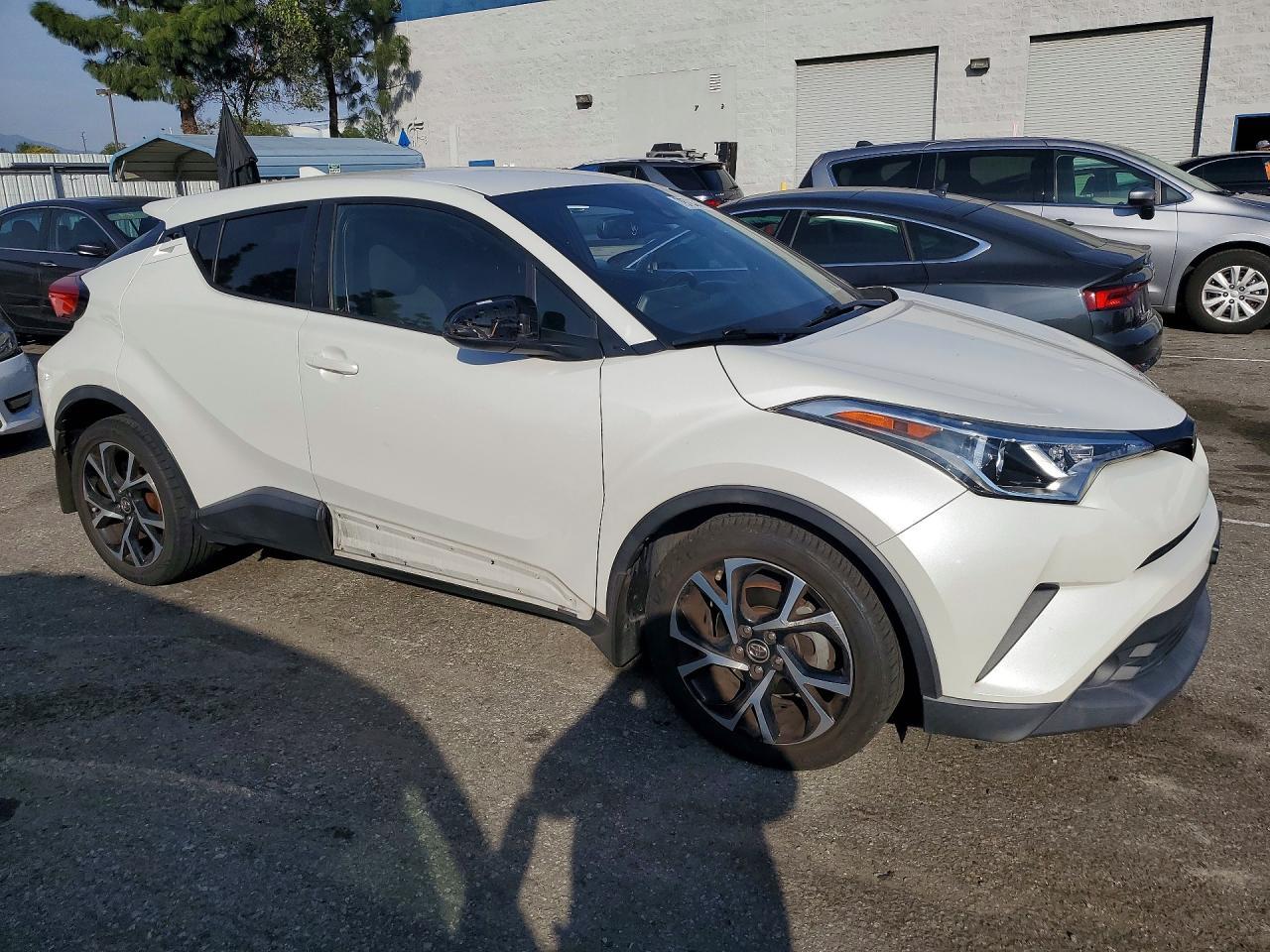 2018 Toyota C-Hr Xle - zdjęcie 4