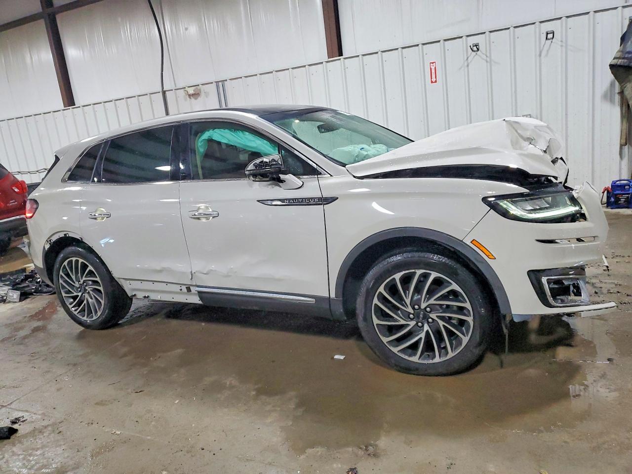 2019 Lincoln Nautilus Reserve - zdjęcie 4