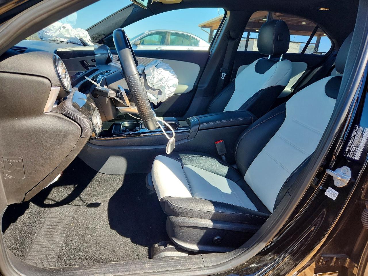 2019 Mercedes-Benz A 220 - zdjęcie 7