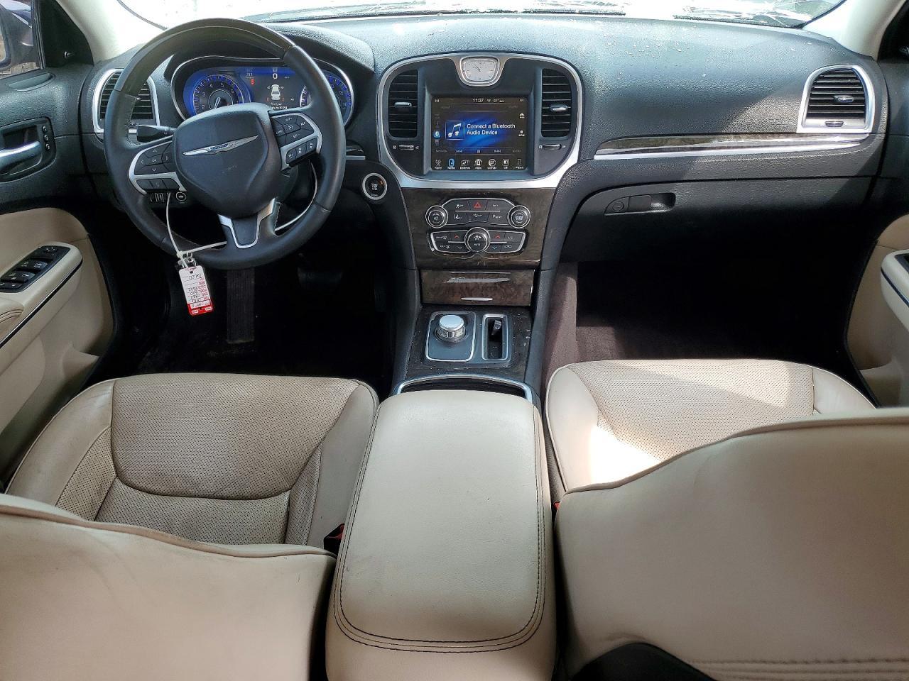 2016 Chrysler 300C - zdjęcie 8