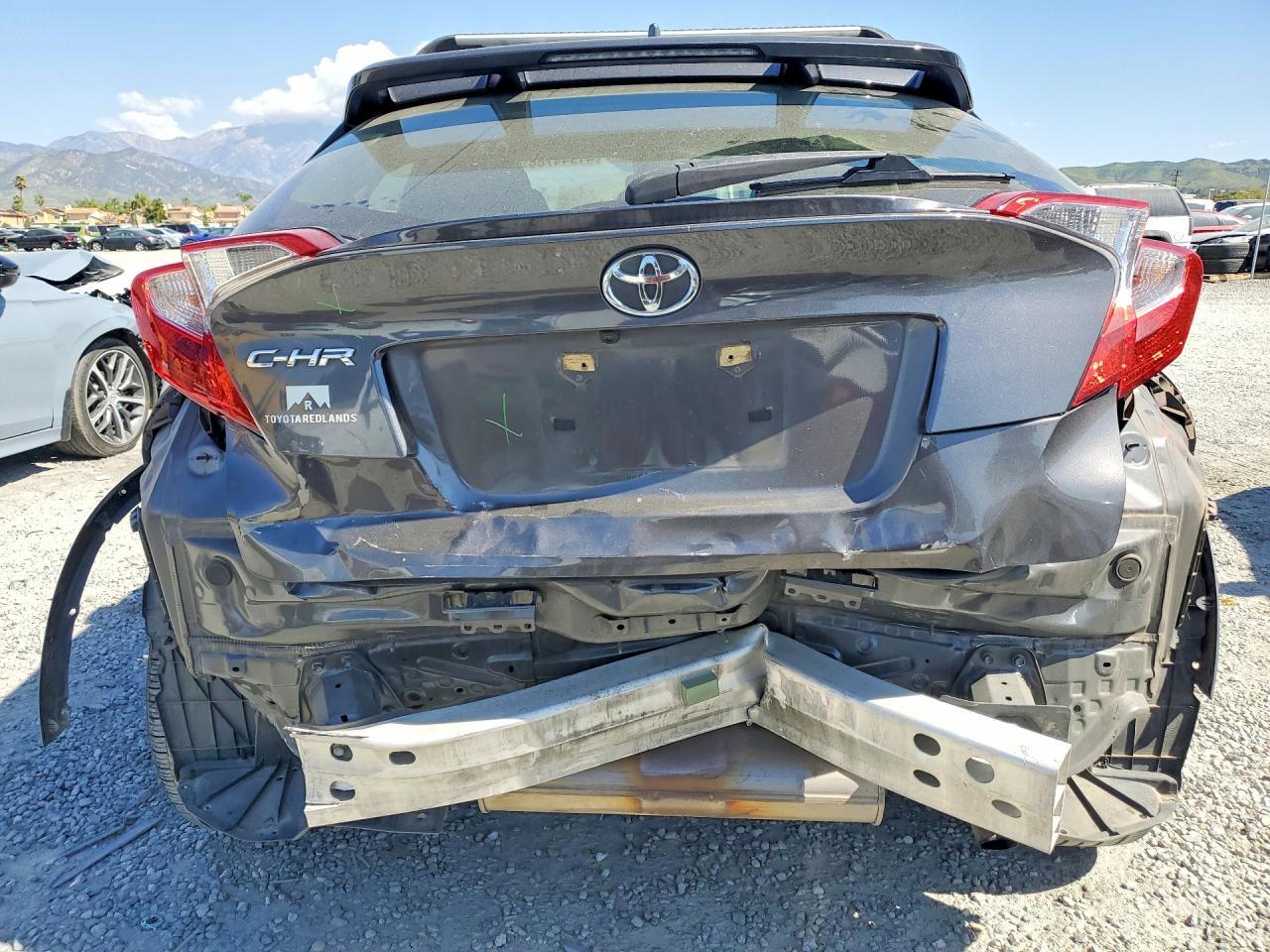 2021 Toyota C-Hr Le - zdjęcie 6