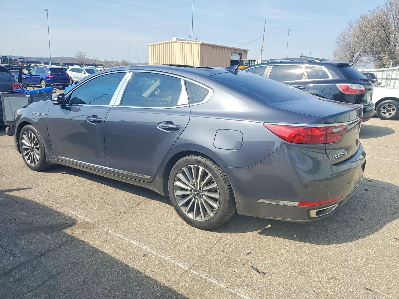 2018 Kia Cadenza Premium - zdjęcie 2
