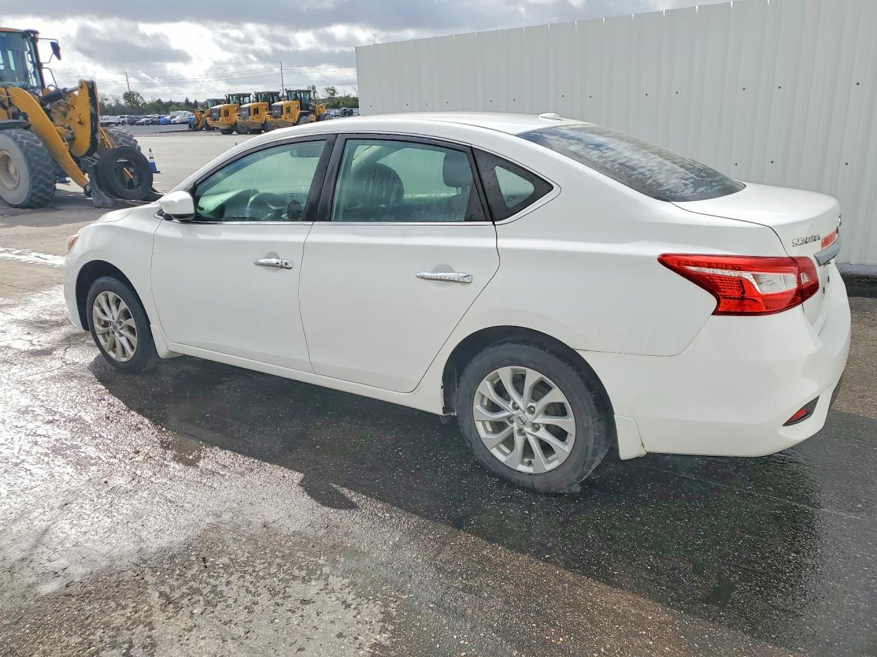 2019 Nissan Sentra Sv - zdjęcie 2