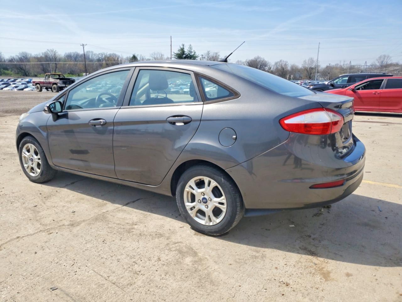 2016 Ford Fiesta Se - zdjęcie 2