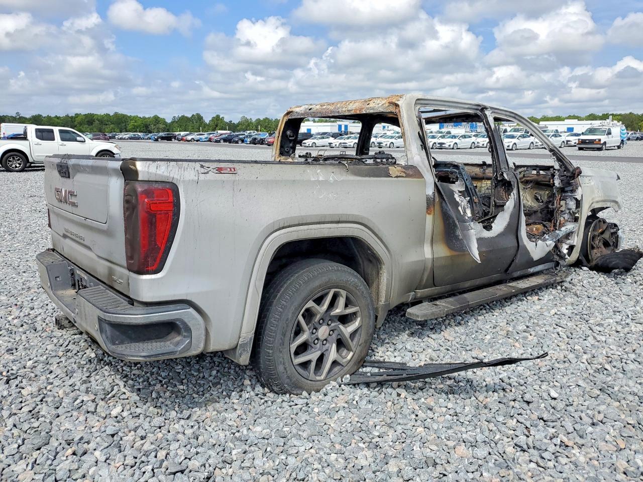 2022 GMC Sierra K1500 Slt - zdjęcie 3