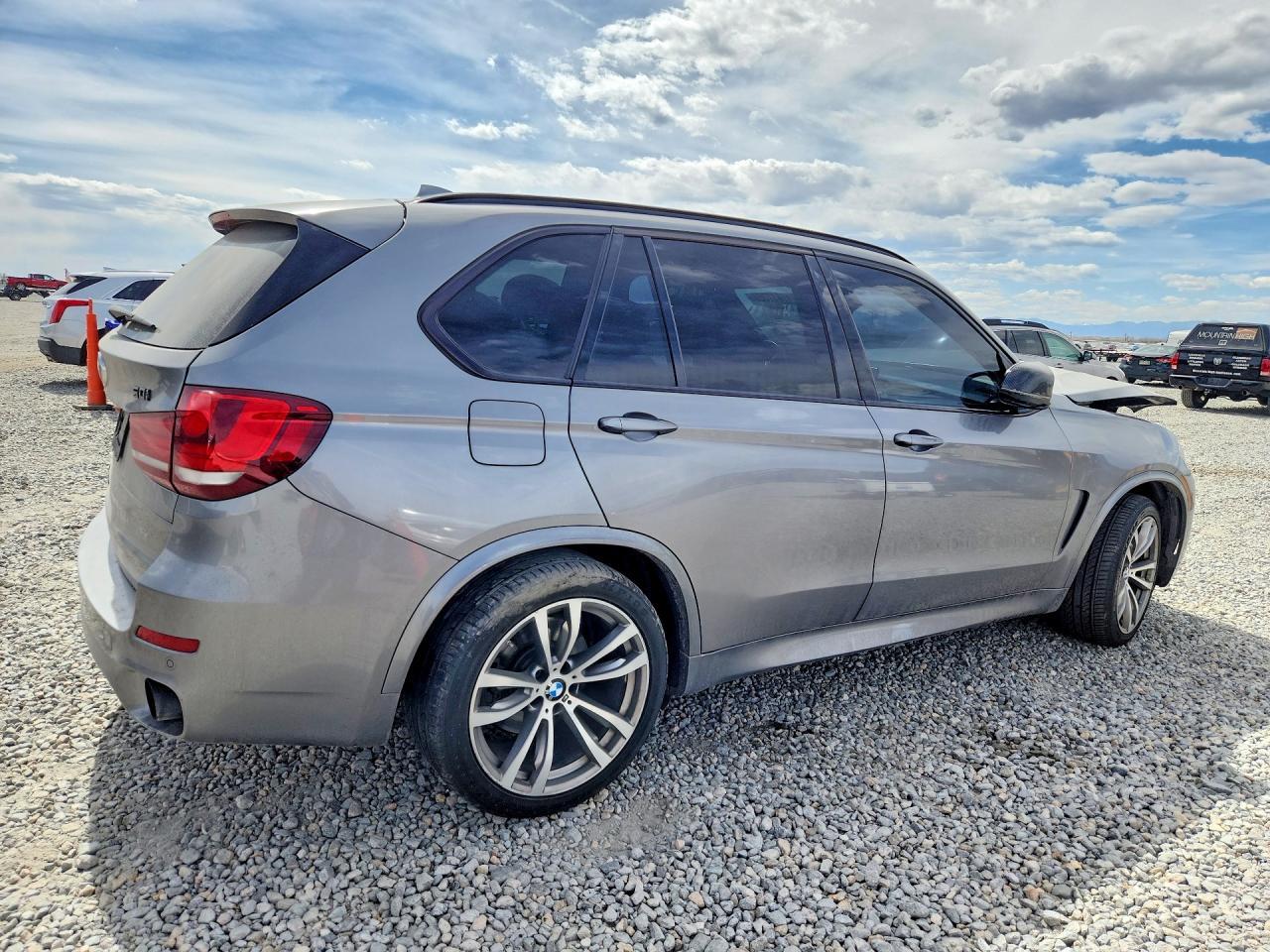 2016 BMW X5 xDrive50I - zdjęcie 3