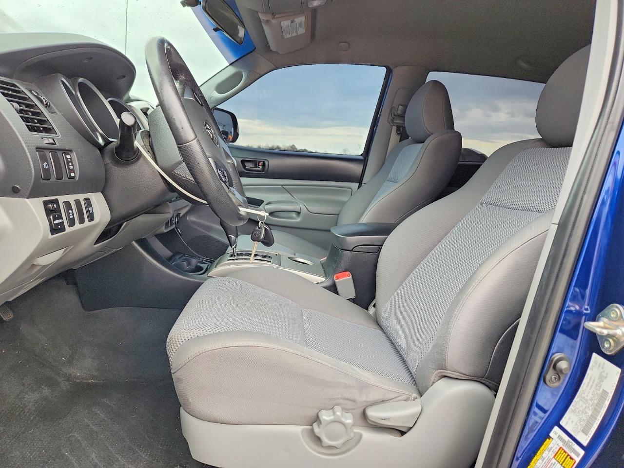 2015 Toyota Tacoma V6 - zdjęcie 7