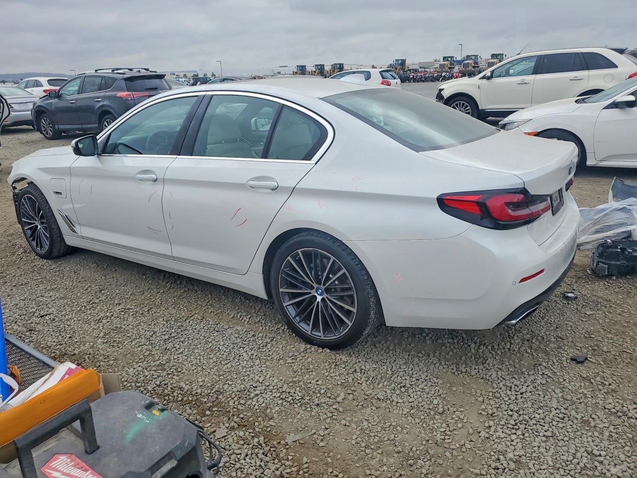2022 BMW 530E - zdjęcie 2