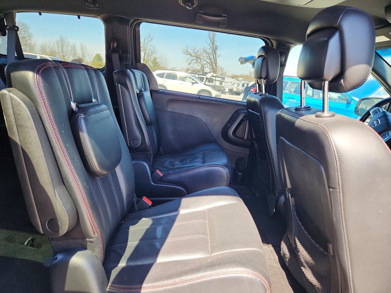2015 Dodge Grand Caravan R - zdjęcie 11