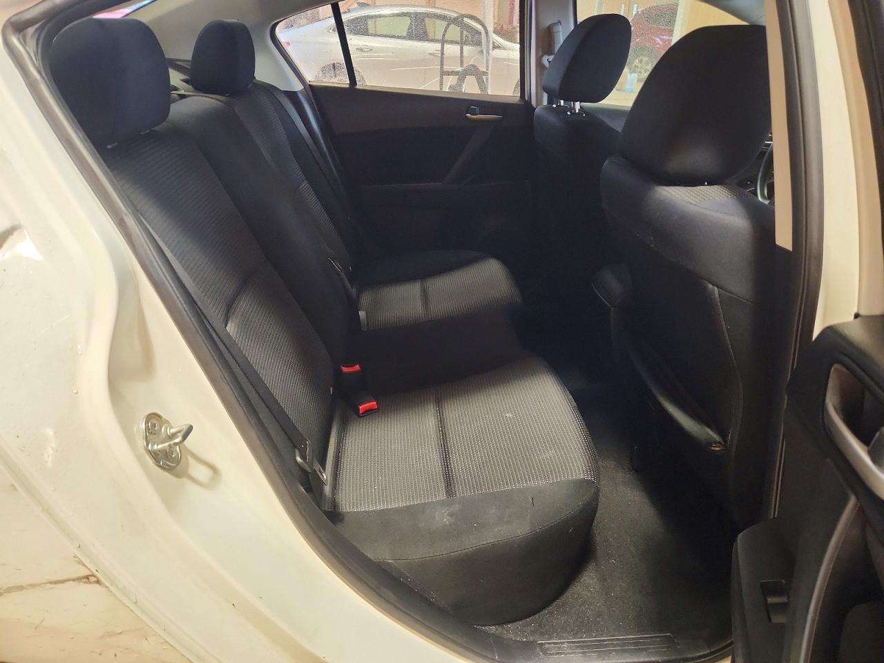 2013 Mazda Mazda 3 - zdjęcie 10