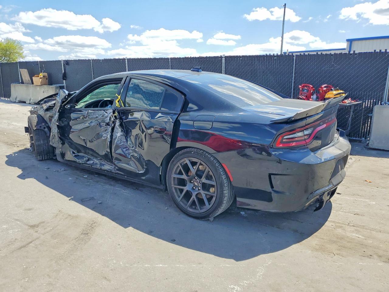 2019 Dodge Charger Scat Pack - zdjęcie 2