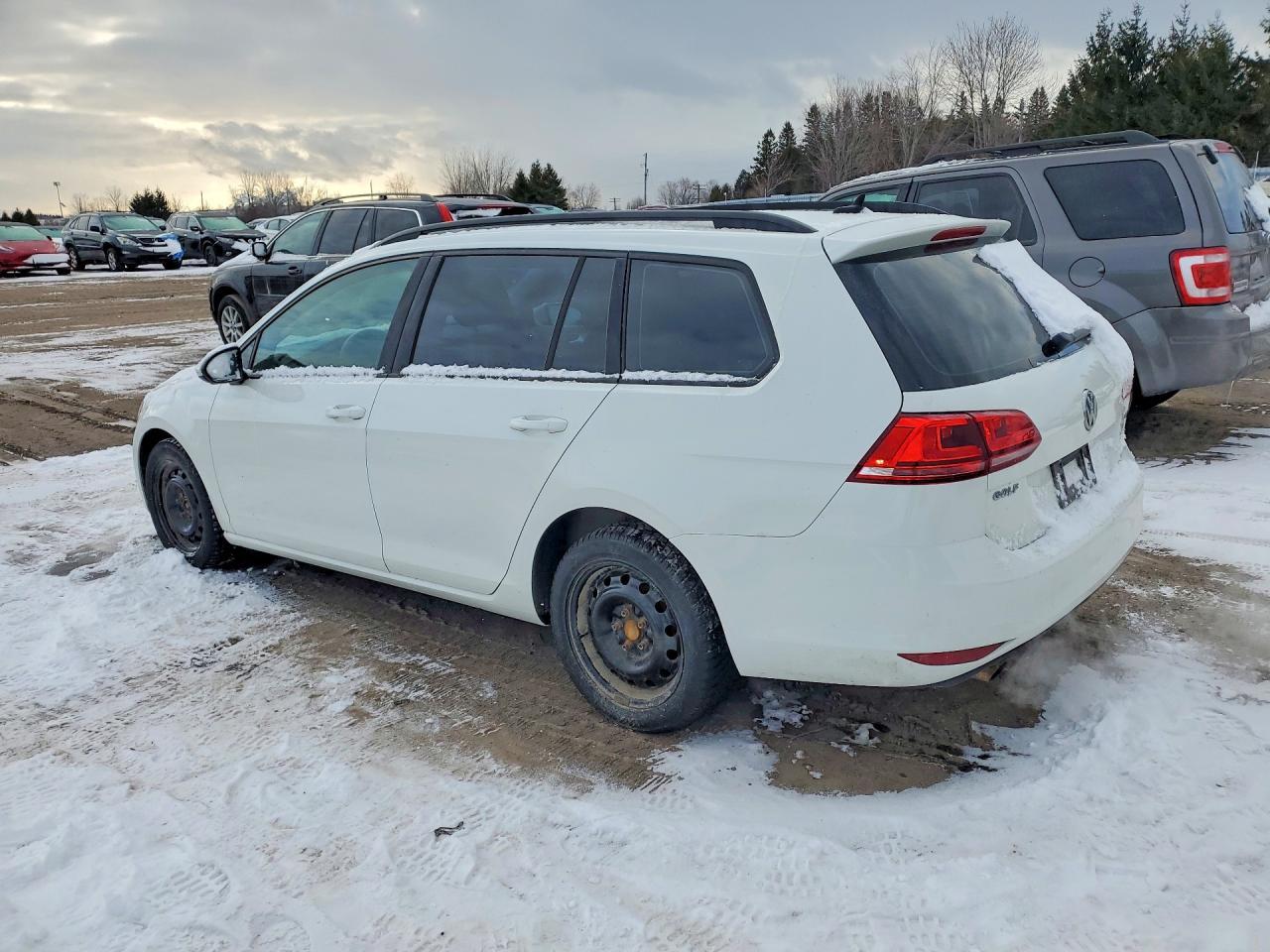 2016 Volkswagen Golf Sportwagen S - zdjęcie 2