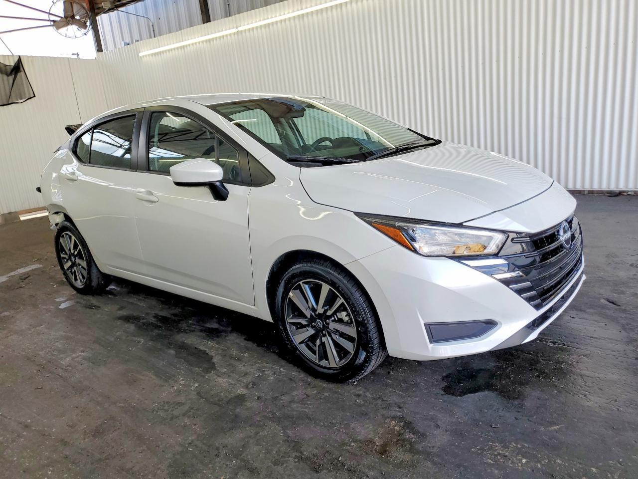 2025 Nissan Versa Sv - zdjęcie 4