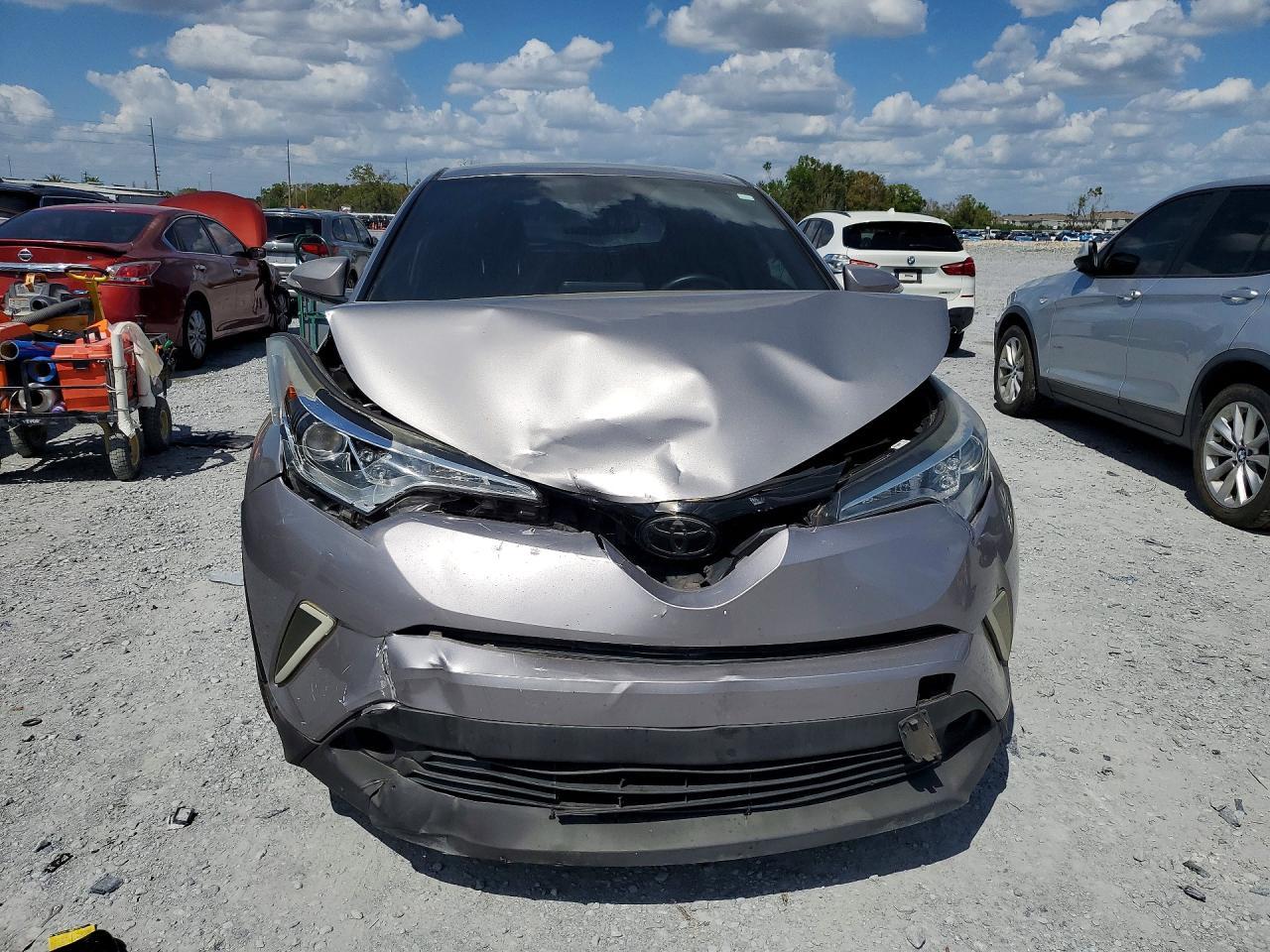 2018 Toyota C-Hr Xle - zdjęcie 5