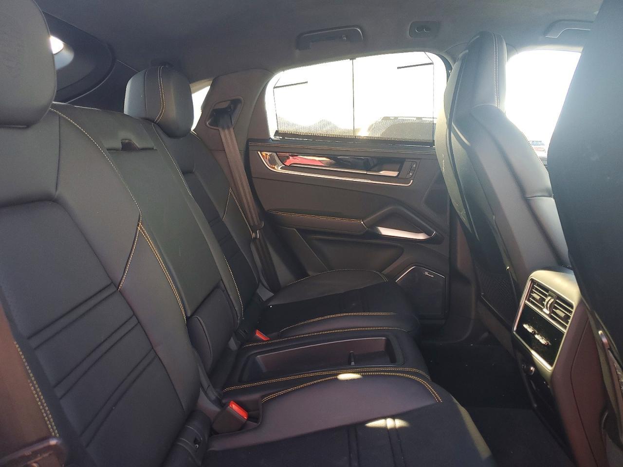 2025 Porsche Cayenne Turbo Gt - zdjęcie 11