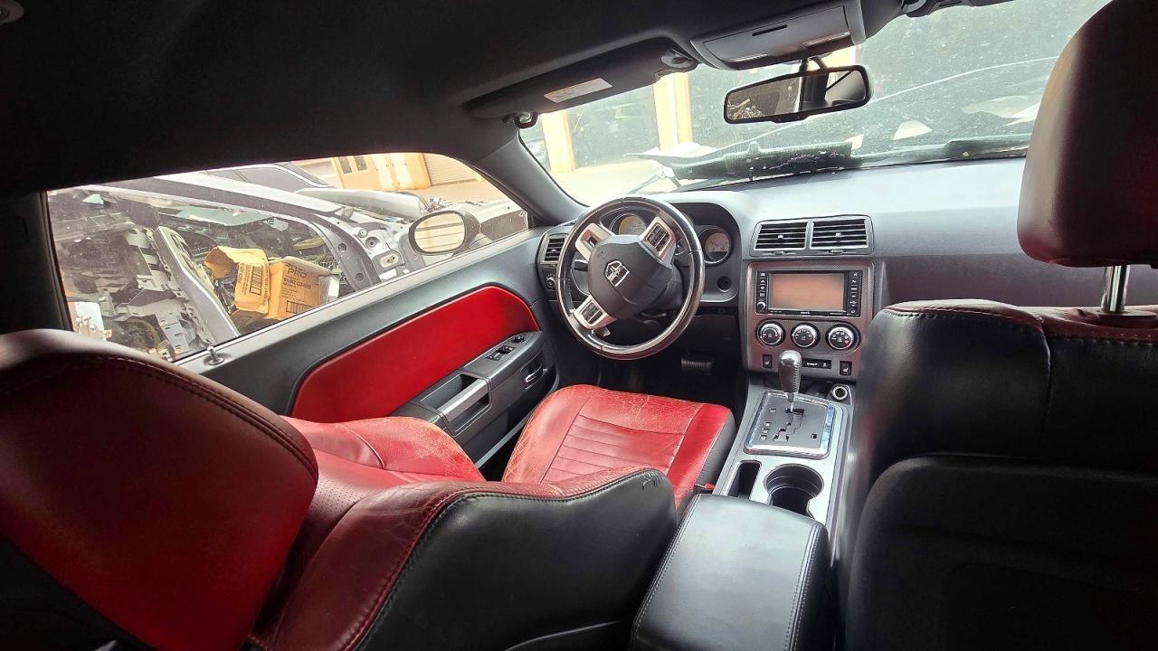 2014 Dodge Challenger R - zdjęcie 9