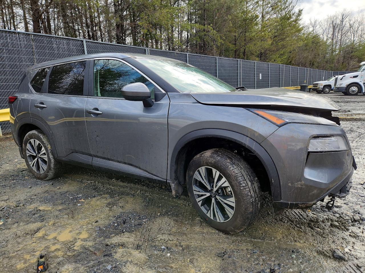 2023 Nissan Rogue Sv - zdjęcie 4