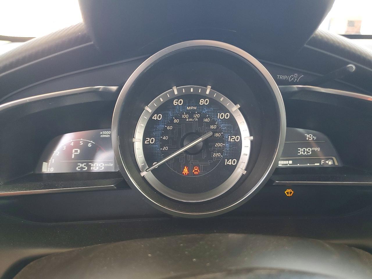 2017 Toyota Yaris Ia Base - zdjęcie 9