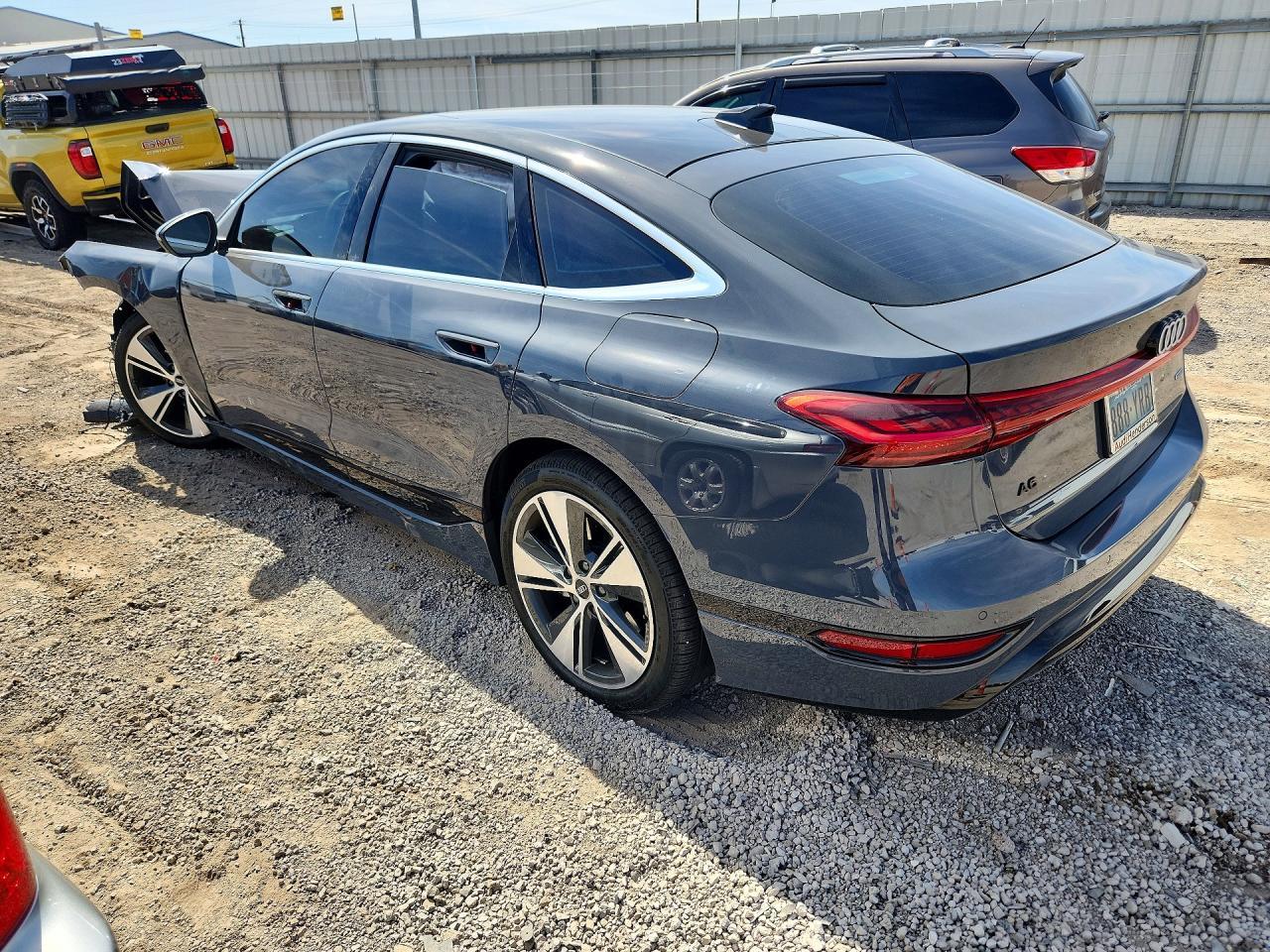 2025 Audi A6 E-Tron 60 Quattro Premium Plus - zdjęcie 2