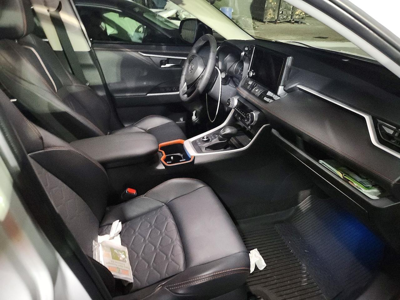 2024 Toyota Rav4 Adventure - zdjęcie 13