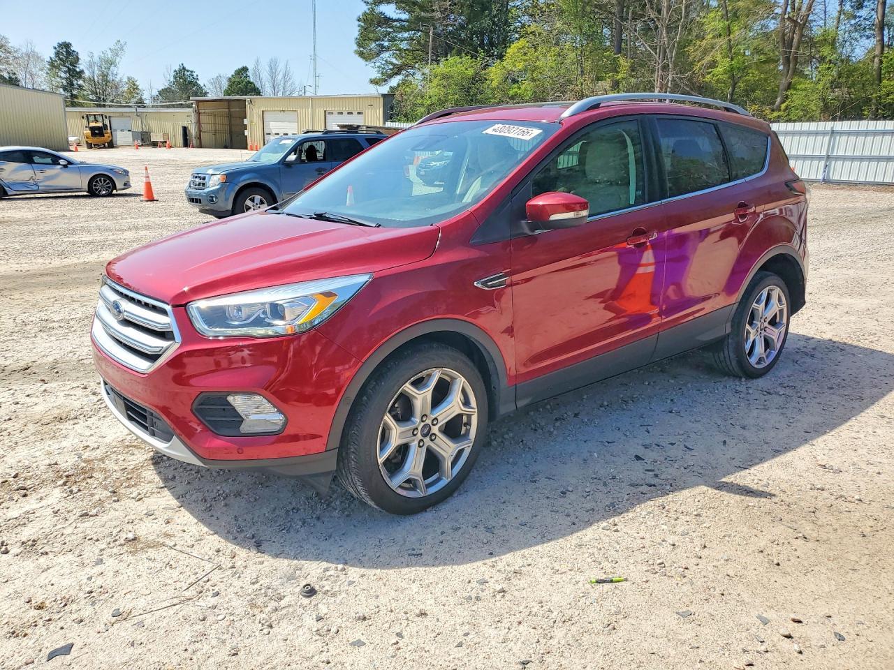 2017 Ford Escape Titanium - zdjęcie główne
