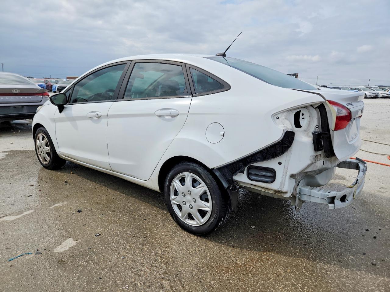 2018 Ford Fiesta S - zdjęcie 2