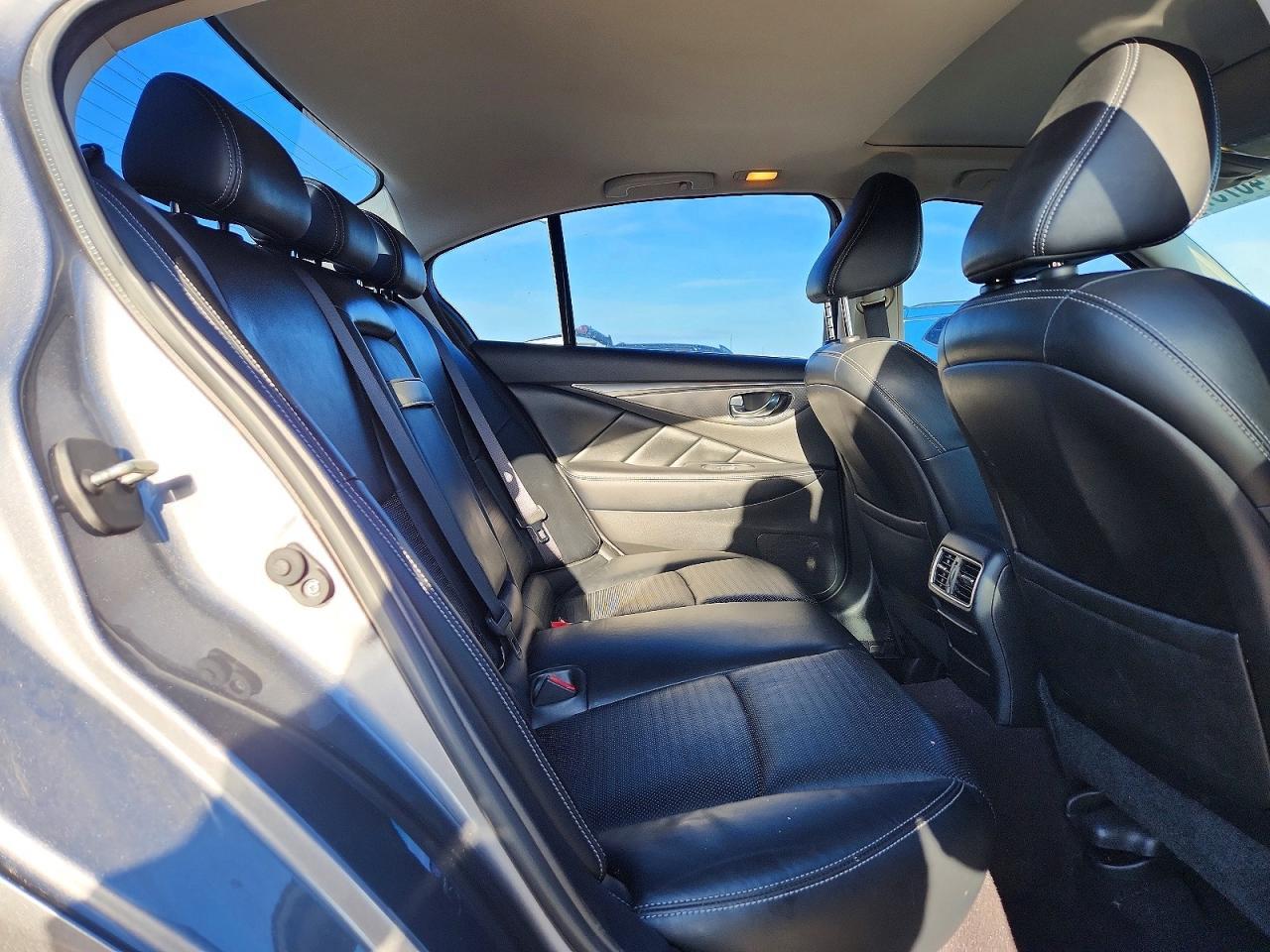 2015 Infiniti Q50 Sport - zdjęcie 10