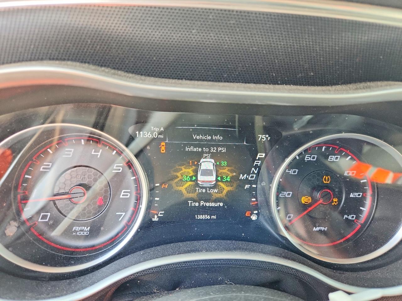 2015 Dodge Charger Sxt - zdjęcie 9