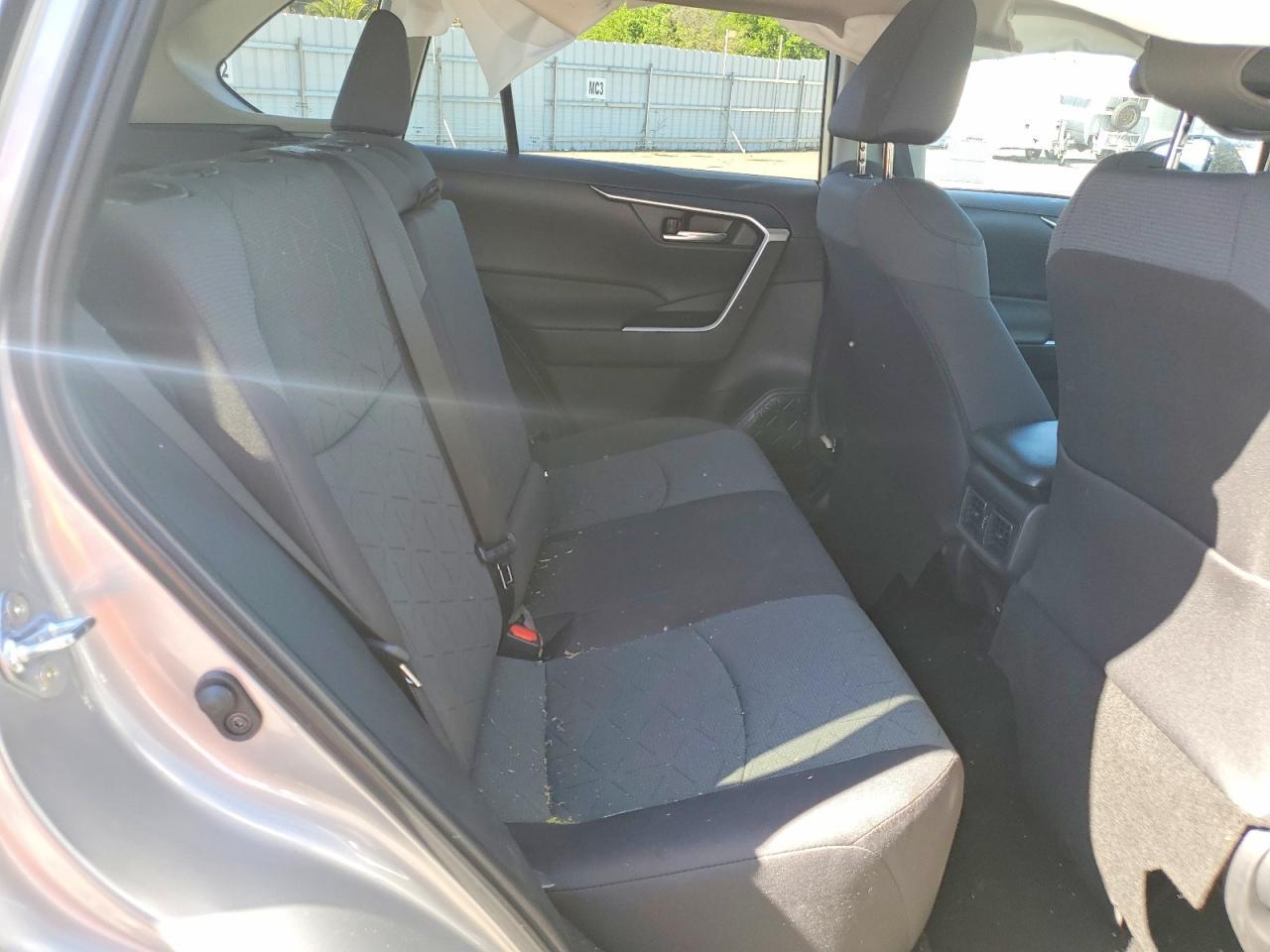 2025 Toyota Rav4 Xle - zdjęcie 11