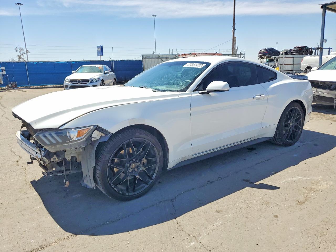 2015 Ford Mustang - zdjęcie główne